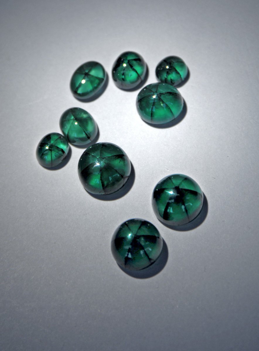 muzo_official's tweet photo. #Trapiche #emeralds are a rare variety that have a six-pointed radial pattern. #Muzoemeralds #Muzo #Muzomine #emeraldmining https://t.co/laEc9Cv52W