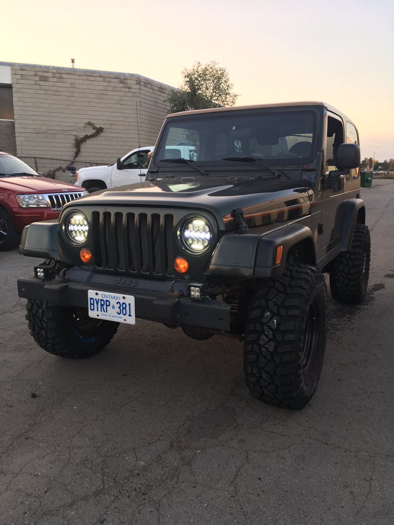 JeepEat's tweet photo. Everyone check out @GoodsJenn for more awesome pictures !! loving the set up !! Keep us posted for future builds !! #Jeepwave https://t.co/1CwDVmcplU