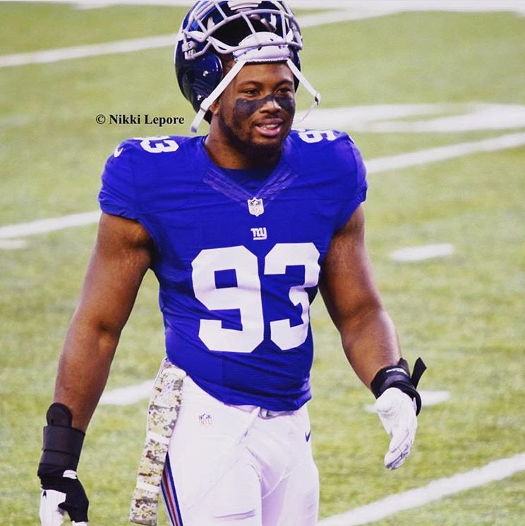 PSportsMG's tweet photo. What a win! Repost from @b_good_son War Time 🔵🔴🔵🔴 #DALvsNYG #bjgoodson #giantspride https://t.co/KIX0nNOg8j https://t.co/iLxRfQ0IQk