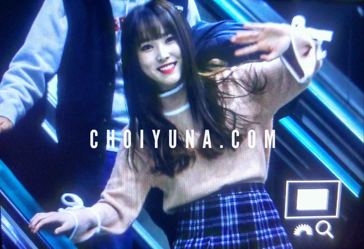 choiyuna_com's tweet photo. 161212 카스포인트어워즈 포로월&amp;출퇴 #유주 #최유나닷컴  쟈쟈쟌~~ 오랜만이야 사랑하고 사랑하는 토깽아🐇😢🐰😭 https://t.co/TFdKSmpRAI