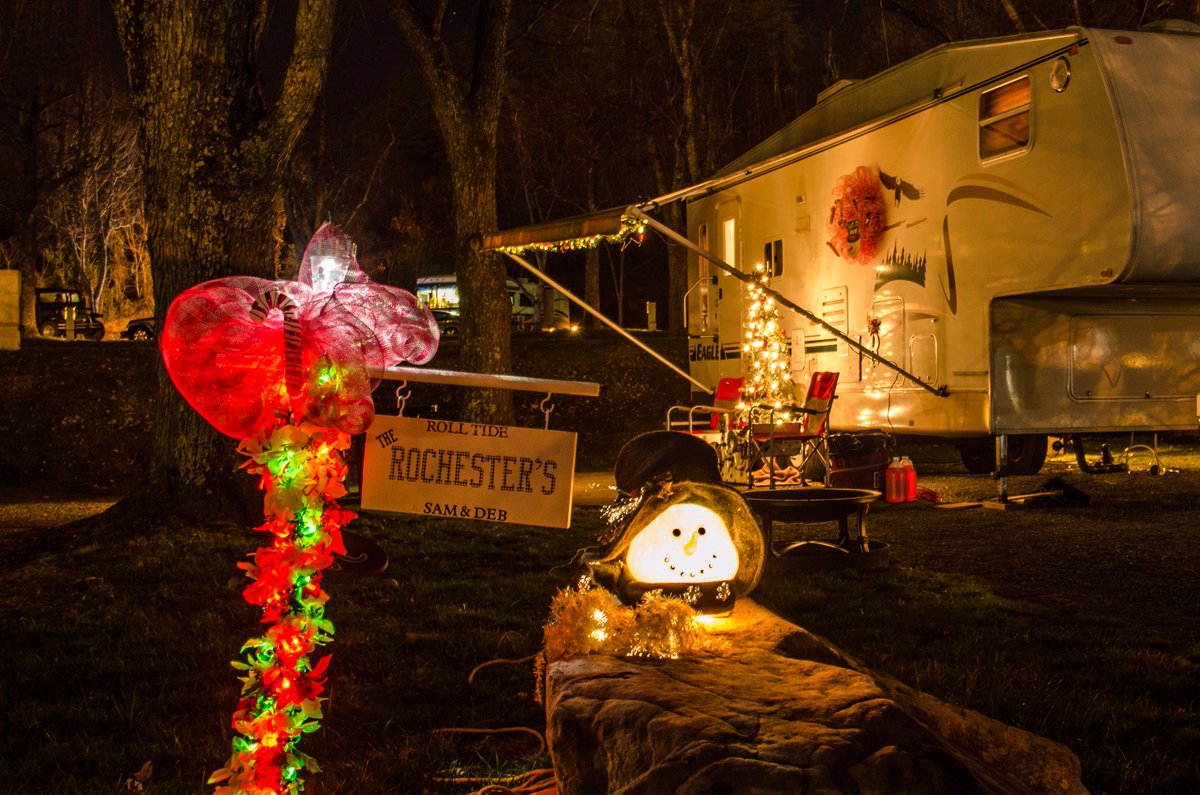 GoRVing's tweet photo. May your days be merry and bright! For a chance to win a $100 gift card, share a photo of your decorated RV using the hashtag #RVLights. https://t.co/LtK0aqnZhn