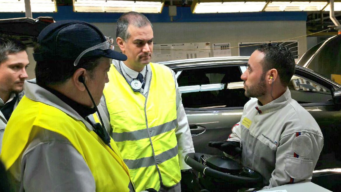 MaximePicat's tweet photo. Déjà fort de 43 000 commandes, le #SUVPeugeot3008 made in France crée des emplois à Sochaux ! Merci à tous nos clients. https://t.co/mUFmEUCv3r