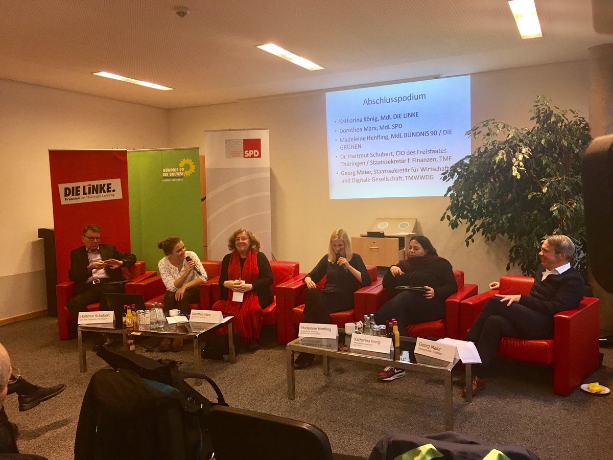 Linke_Thl's tweet photo. Abschlusspodium #r2gdigital mit @KatharinaKoenig @henfling_m und @marx200. Live auf https://t.co/t6QPc2c54f https://t.co/JaioQyZxvk