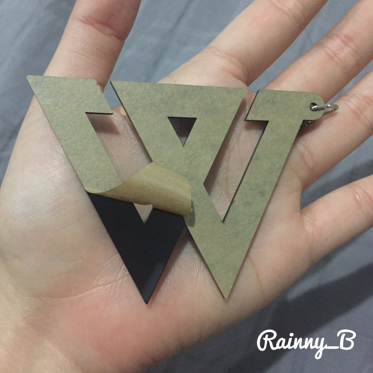 rainny_B's tweet photo. มีความสวยงาม เริ่ดหรู ดูไฮมั่กๆ ตัดงานได้สวยเนี๊ยบถูกใจเฟร่ออ 😍😍 #iTemWINNER #พวงกุญแจWINNER https://t.co/3vf0e5BTCq