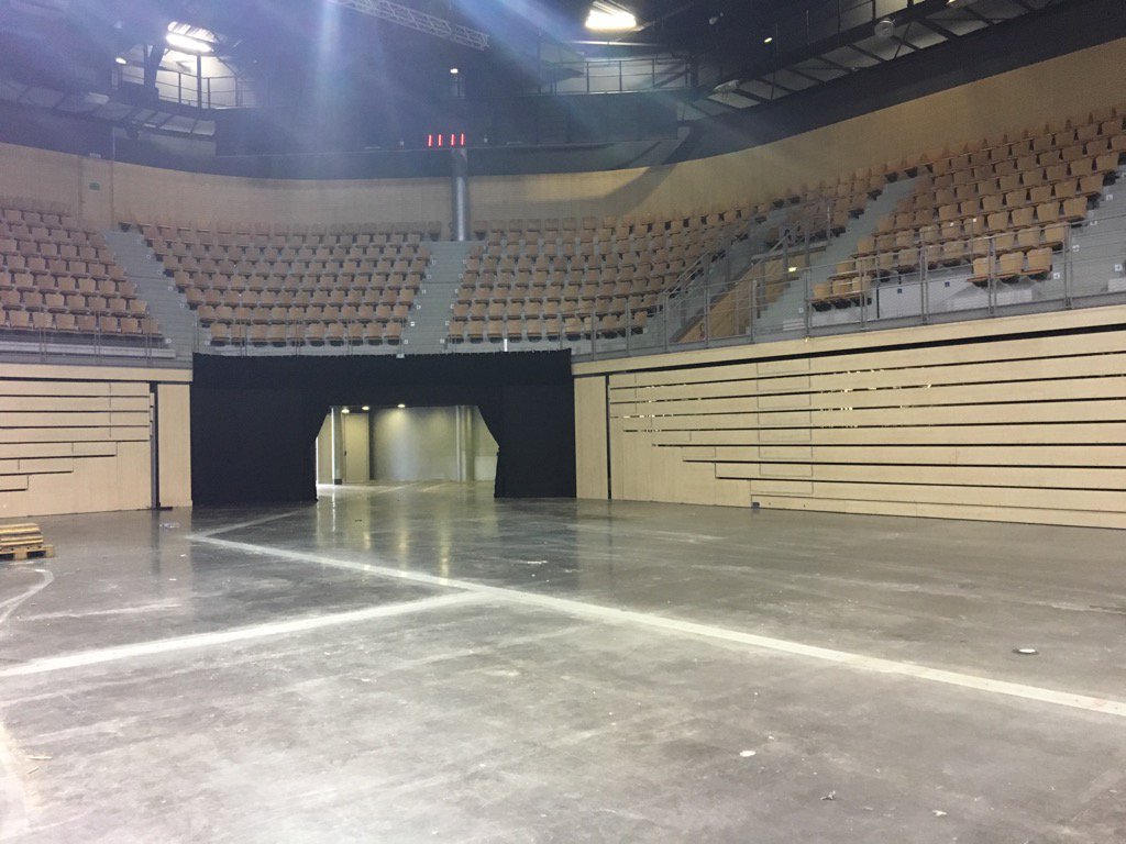 VITALIYannick's tweet photo. Efficacité Vendée Métiers, 11h11 vendespace rangé, camion chargé. :) #vm2016 https://t.co/Bm1QpyvUh0