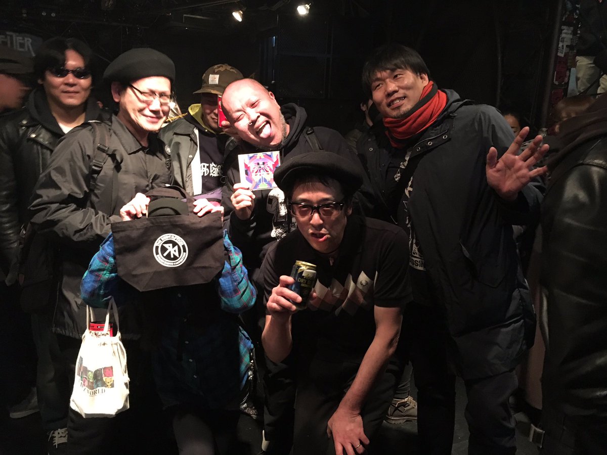 TSUDA_RD's tweet photo. その⑦
ツヨッシー、松原さん、ミヤギ君、ベンちゃん、ぎゅうちゃん、ありがとうございましたー！
#リデンプワンマン
#FUCK ON THE BEACH
#MOBSPROOF
#研究員 https://t.co/0YPXyGFFJj