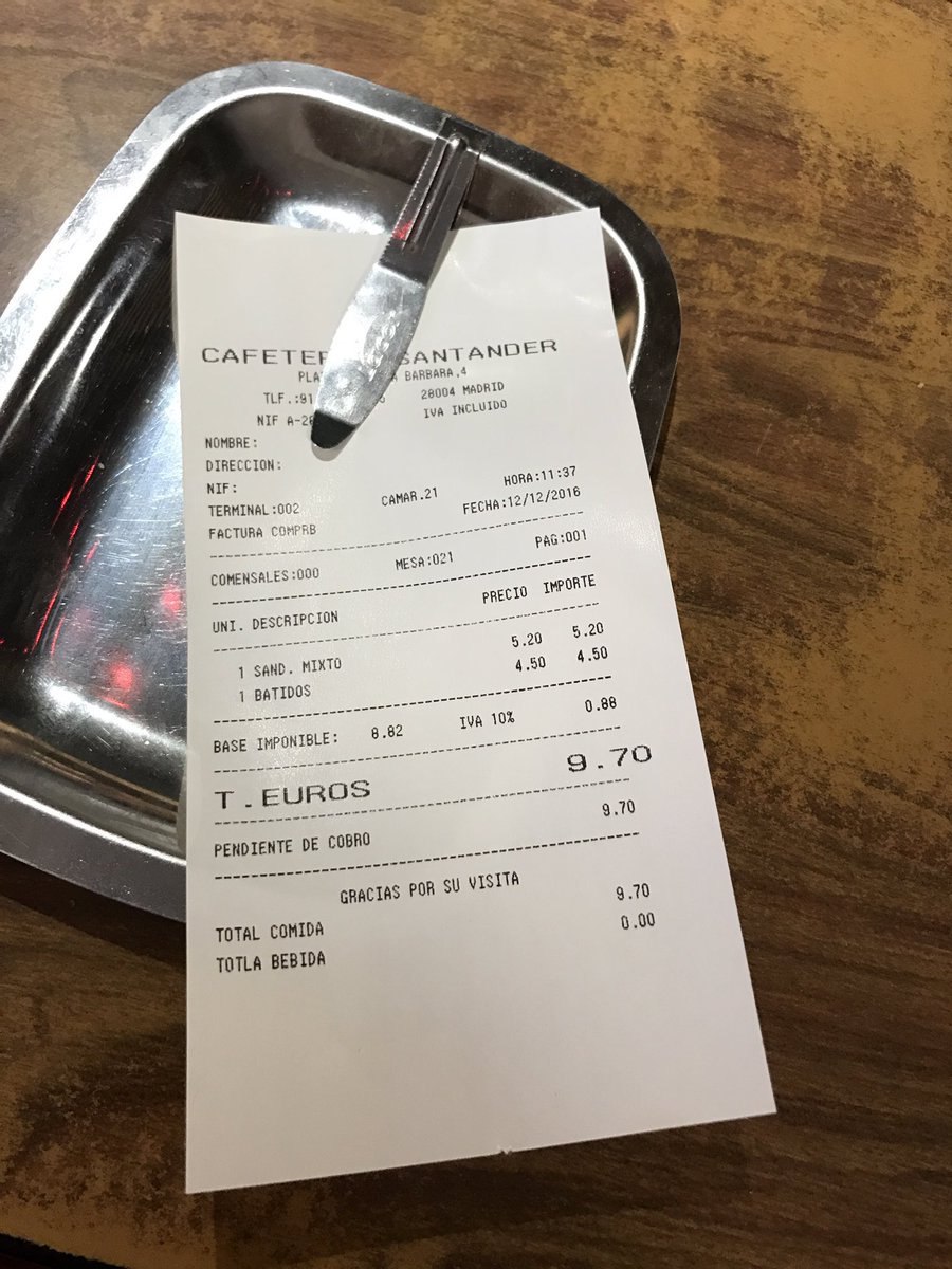 TomasGarciaTG's tweet photo. ¿Y qué opináis de esto? Batido y sándwich 9'70.
¿Puedo pagarlo en cómodos plazos?
¿Llamo a Cofidis?
Ni que fueran palomitas del cine...
😅 https://t.co/c5pi6Szz8d