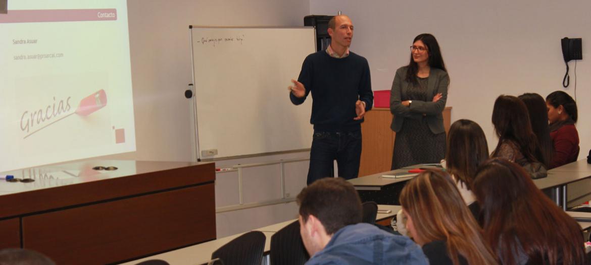 EAE_B_School's tweet photo. "Adaptarse a entornos distintos es importante para trabajar" Según @SandraAsuar, Junior Consultant en @Proarcai . https://t.co/M1S8BfFFoO https://t.co/4CWuLKyX3y