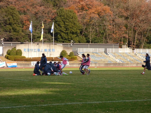 fb1930's tweet photo. 全日本大学サッカー選手権大会
準々決勝vs関西学院大学
1-1(PK4-3)

さすがの関西学院大学、強かった…。
応援も魂こもってて、チームが1つになった試合でした！サッカーってすごすぎる！笑 https://t.co/hgRnDS9esT