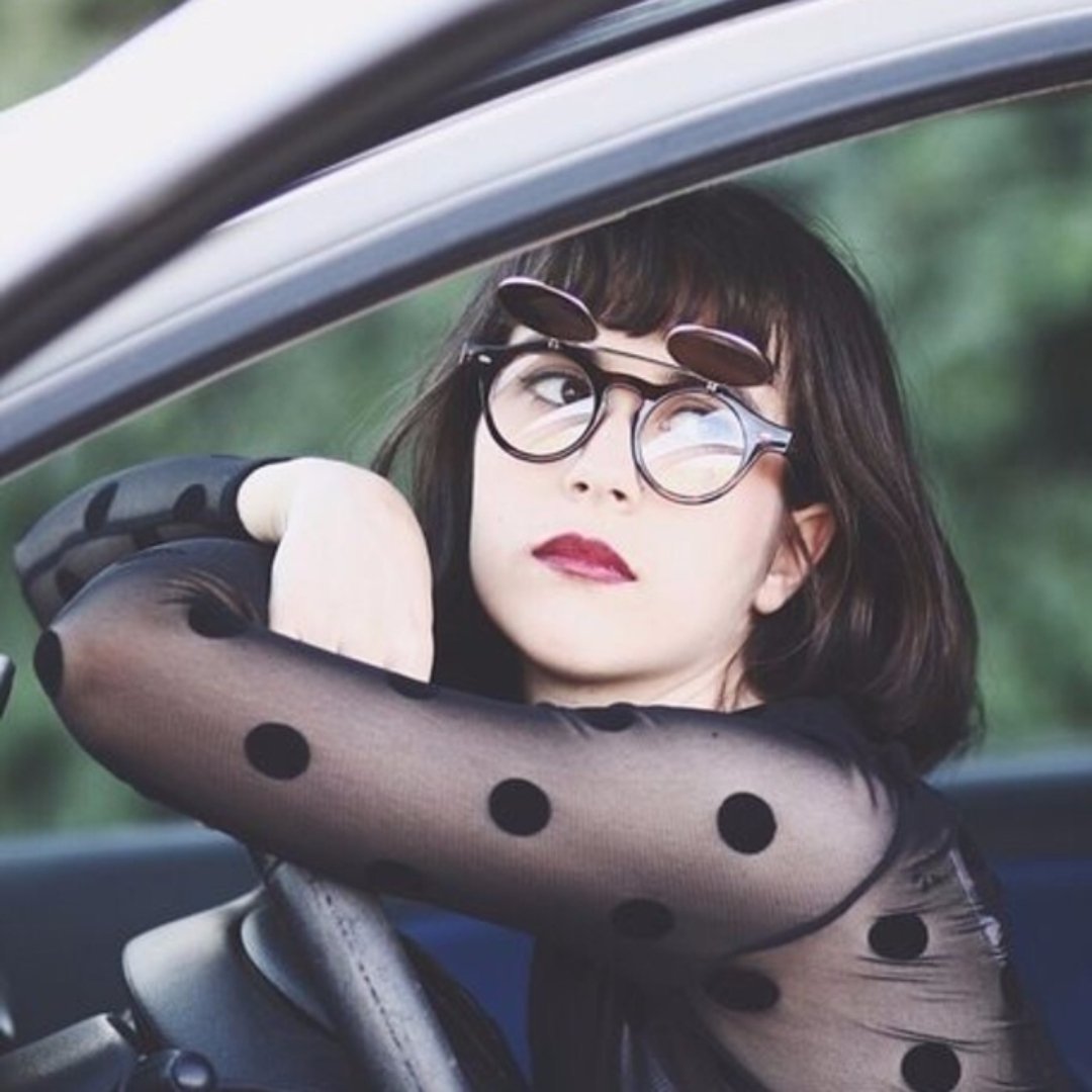 Inspireer je kopers door de artikelen van je Vinted kledingkast met elkaar te combineren. 📷: misslentiggini Vinted Spain.