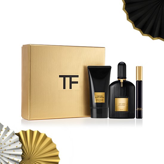 For some last minute gift ideas, shop these festive finds from @RedSquareBeauty!  
bit.ly/2gxzVFS
#AllIWant