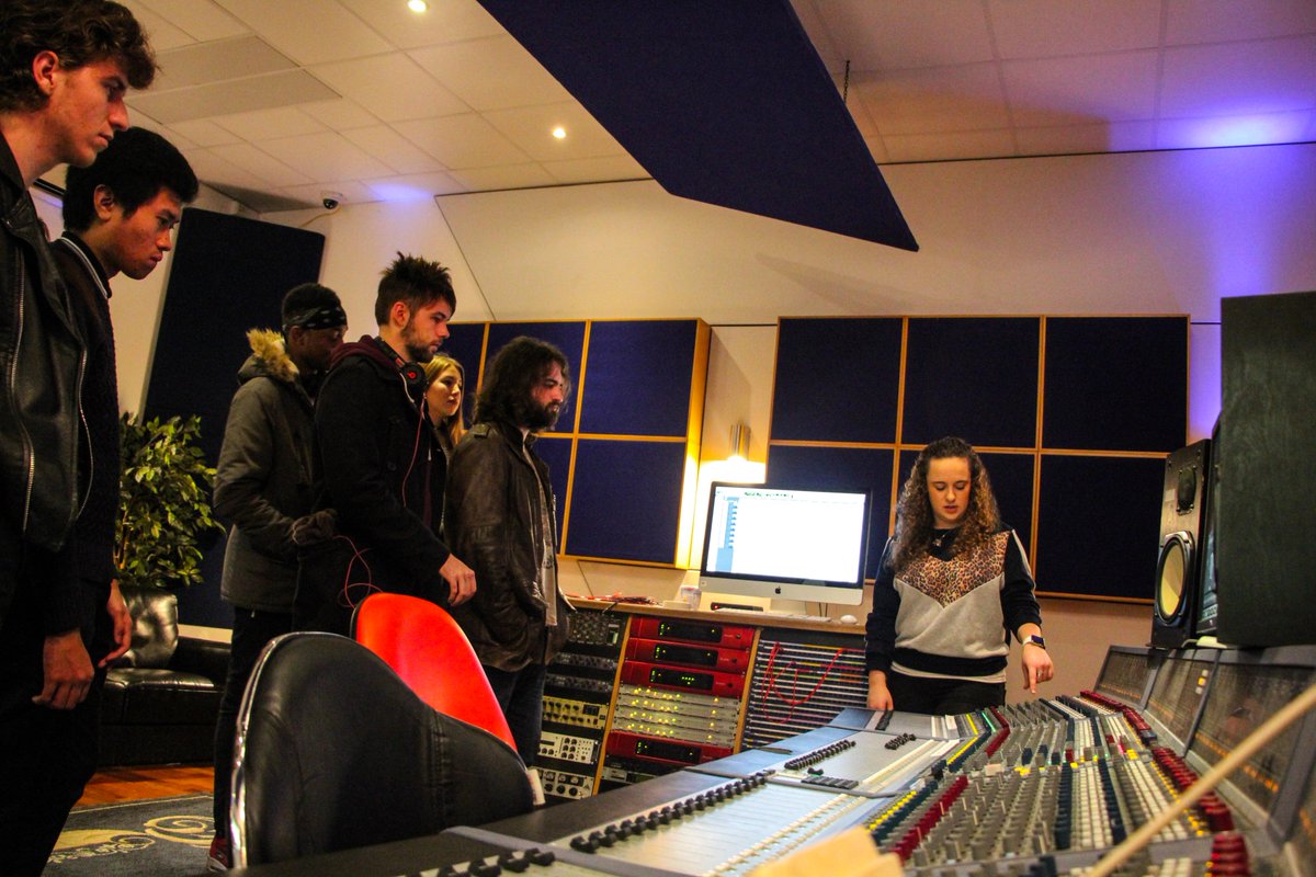 SAEinstituteUK's tweet photo. Great to welcome Music students from @CityofOxfordCol to SAE Oxford today to take part in Audio Workshops #creativityshared https://t.co/yhuWBaqxkw