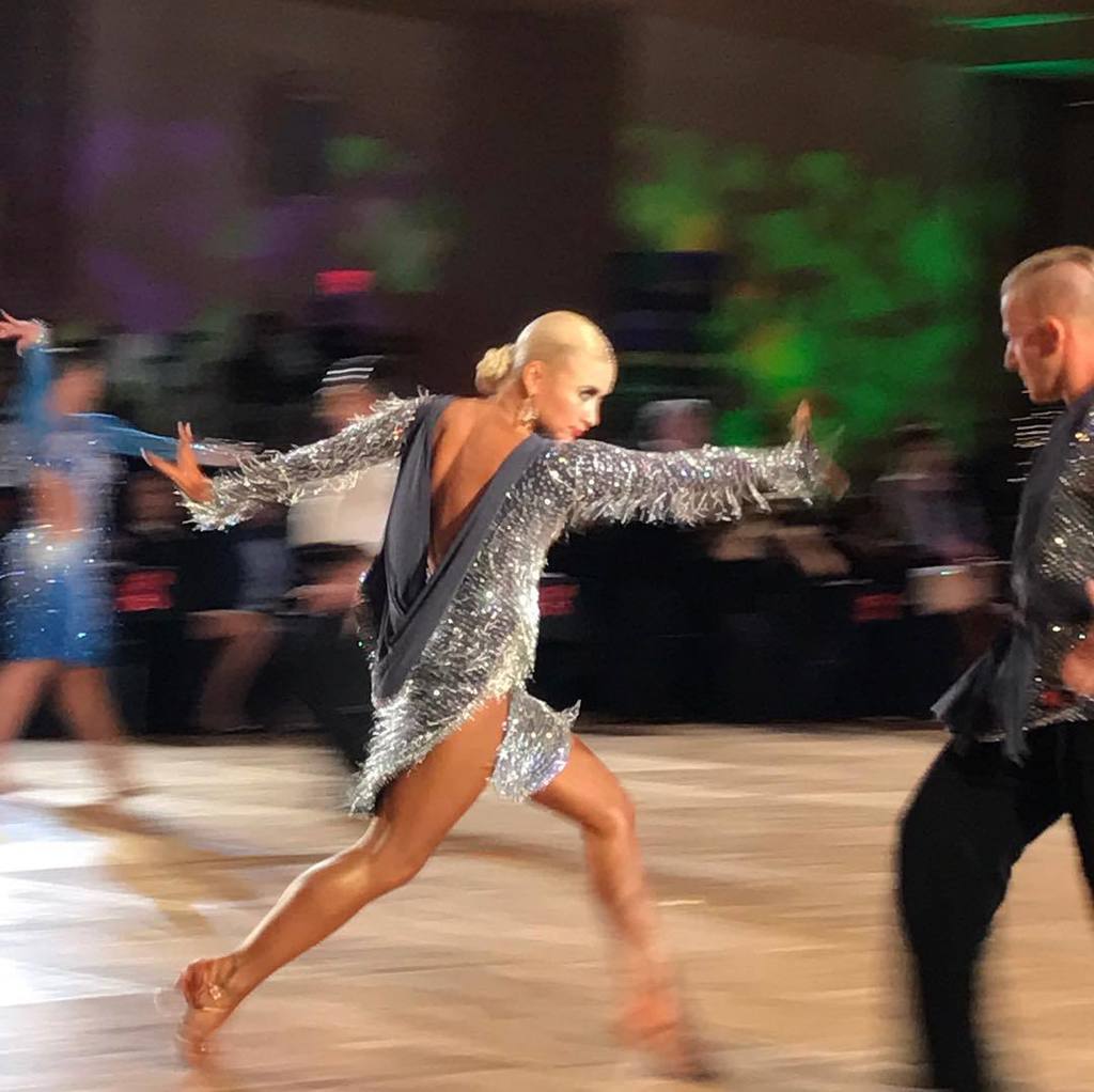 ProAmConnection's tweet image. The beautiful Olena Shvets-Nikishkin dancing Samba with Dmitry Nikishkin at #holidaydancec… ift.tt/2hl2klX