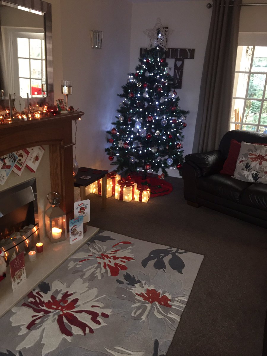 ChrisWaite18's tweet photo. Christmas tree is up! Not long to go! #Christmas 🎉🎄 https://t.co/KVNhqZmuw3