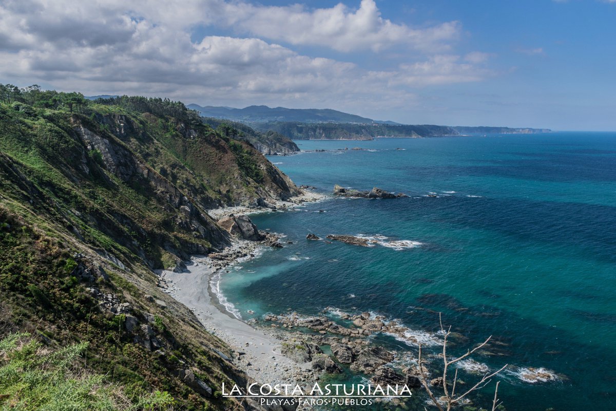 Ciudadano_X_'s tweet photo. Playa de La Conchiquina y playa de El Focarón (Muros de Nalón) #MurosdeNalón #Asturias #PlayasdeAsturias #AsturiasParaísoNatural https://t.co/cTYsWoO14h