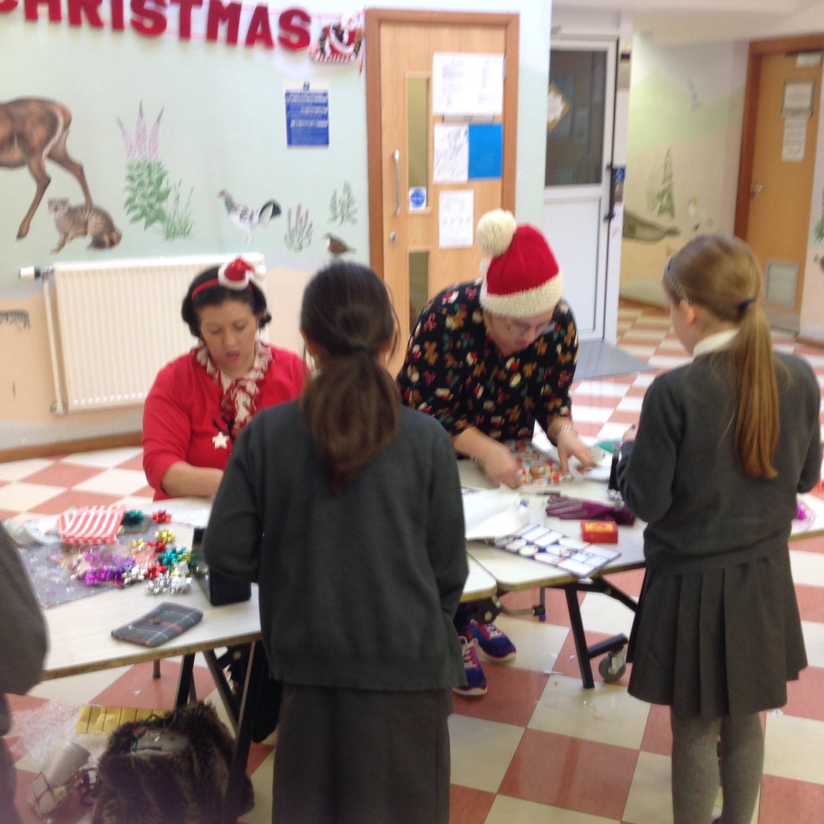 KillermontPS's tweet photo. The Elves have had a very busy morning! #fabPTA https://t.co/6PldFyAOFO