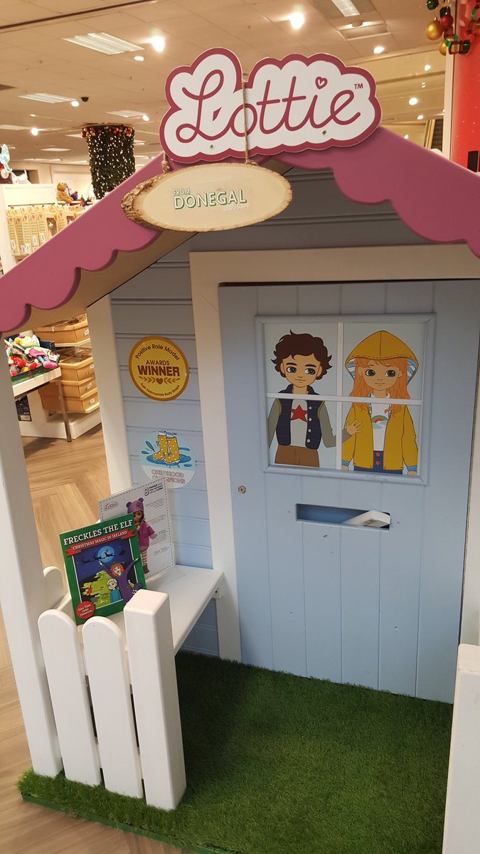 Frecklestheelf's tweet photo. In @ArnottsDublin  checking out @Lottie_dolls house #frecklestheelf  exploring #Dublin @evelynmcmkting @mtotheshields buy crafty kids. Ie https://t.co/Tl2kvudIV9