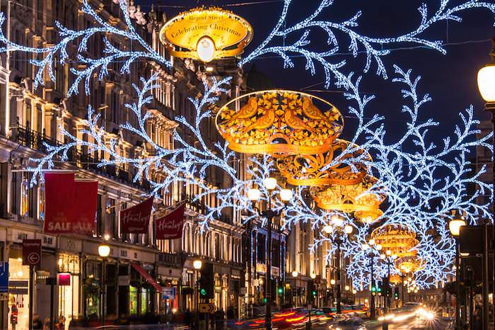 ViaggiLondra's tweet photo. Vuoi trascorrere il Natale a Londra? Allora scopri le offerte per andare,  cosa fare e molto altro ancora https://t.co/Xj7fj3puCC #Londra https://t.co/EB2oQvgTsG