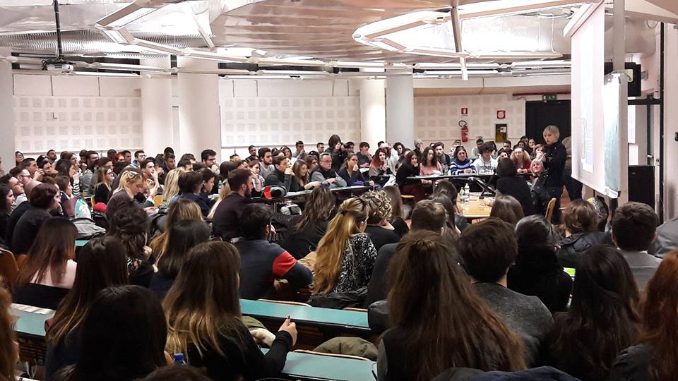 comunicatre3's tweet photo. A #ComunicaTre abbiamo iniziato: @NadiaToffa è qui! #talkabout Le #Iene tra inchiesta e intrattenimento @UnivRoma3 @annabiso73 @BaldassariR https://t.co/HA5OeyFnO6