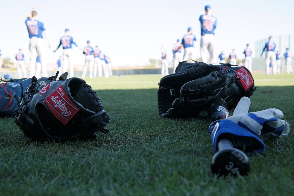 Cubs's tweet photo. Baseball is around the corner. Promise. #MondayMotivation https://t.co/Ix7IOdFZLp