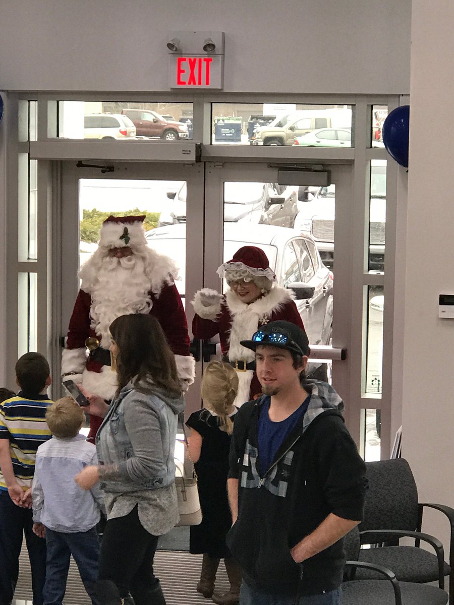 edlearnford's tweet image. @edlearnford Kids Christmas Party.  Face Painting, Bouncy Castle and Santa bringing Gifts makes for happy kids!