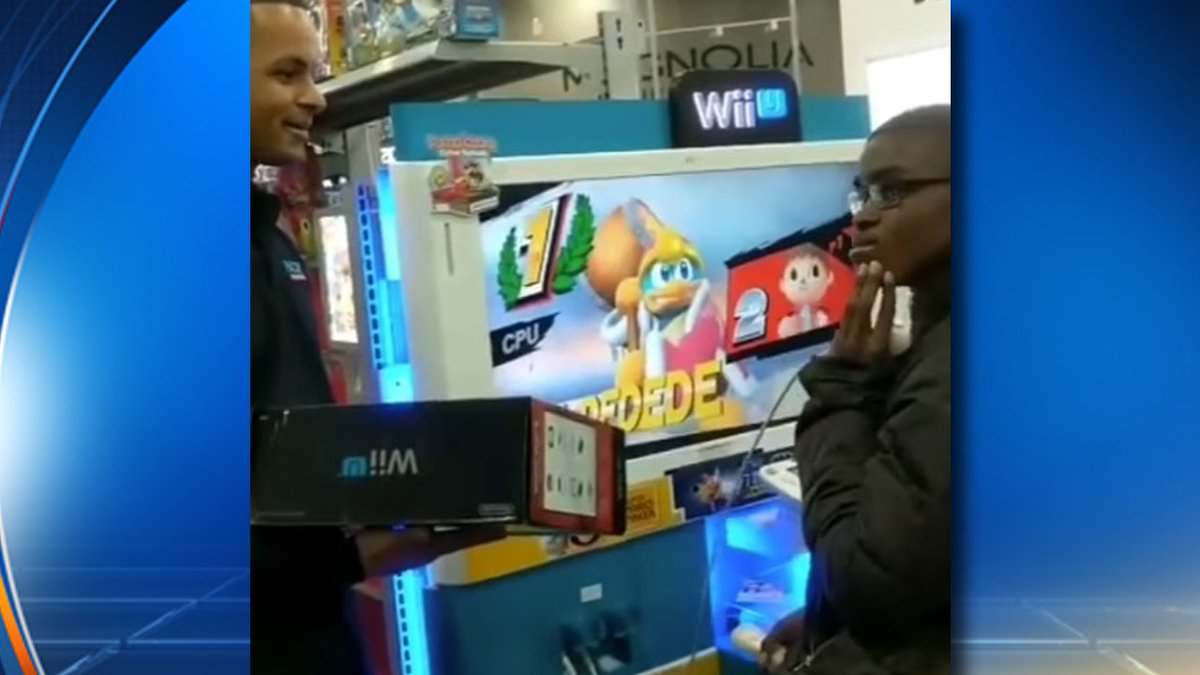 WATCH VIDEO @BestBuy employees buy #WiiU for boy who played game in store for months bit.ly/2hpf34t https://t.co/g92sbz3Cty
