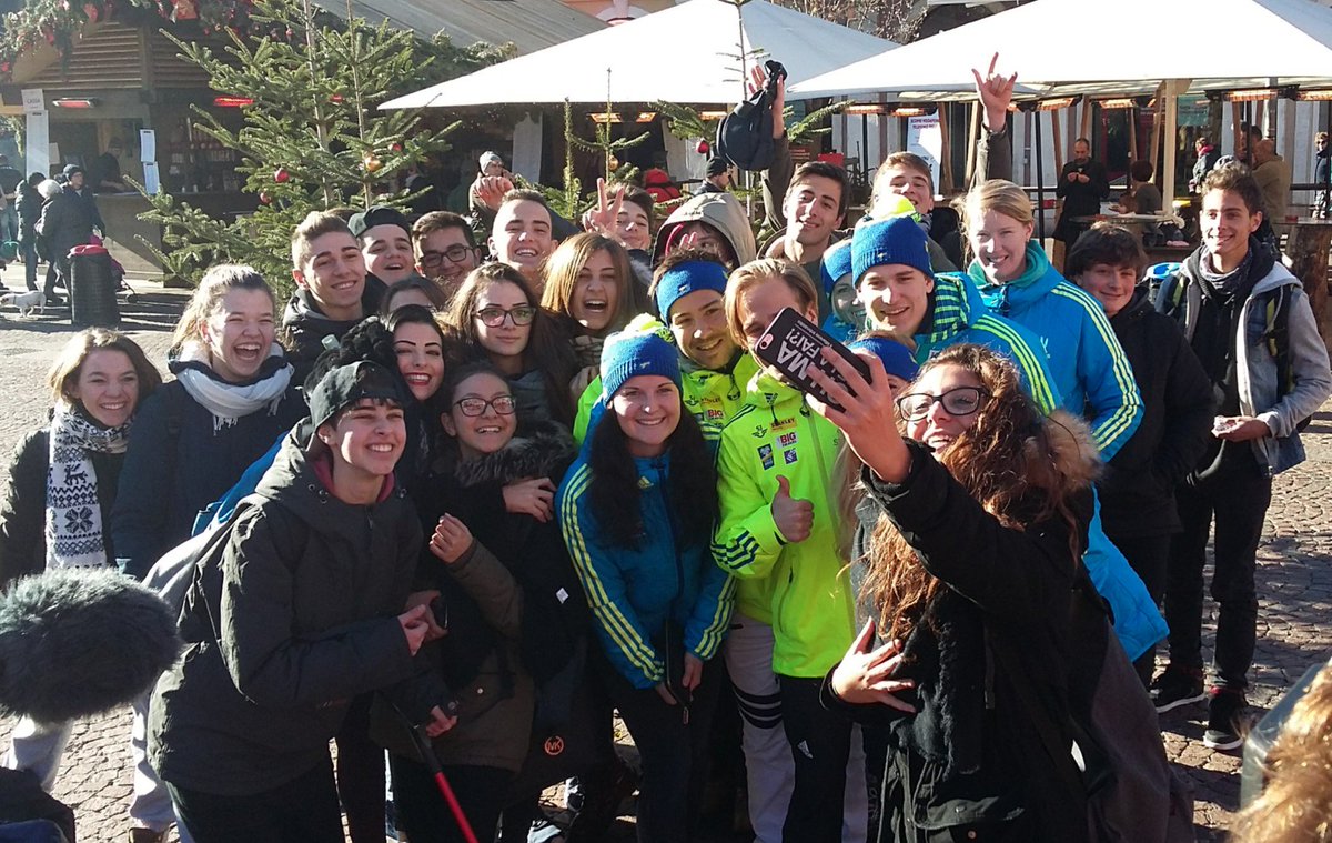 Fan time in Bolzano with the Swedish team. 😊😎🙌📷⛄🎄
#IBUCup #biathlon