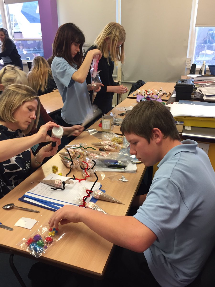 mcswelshbacc's tweet photo. Year 9 students getting creative in time for tomorrow's Christmas Fair @LearnWithMCS https://t.co/ahVFY8kZcN