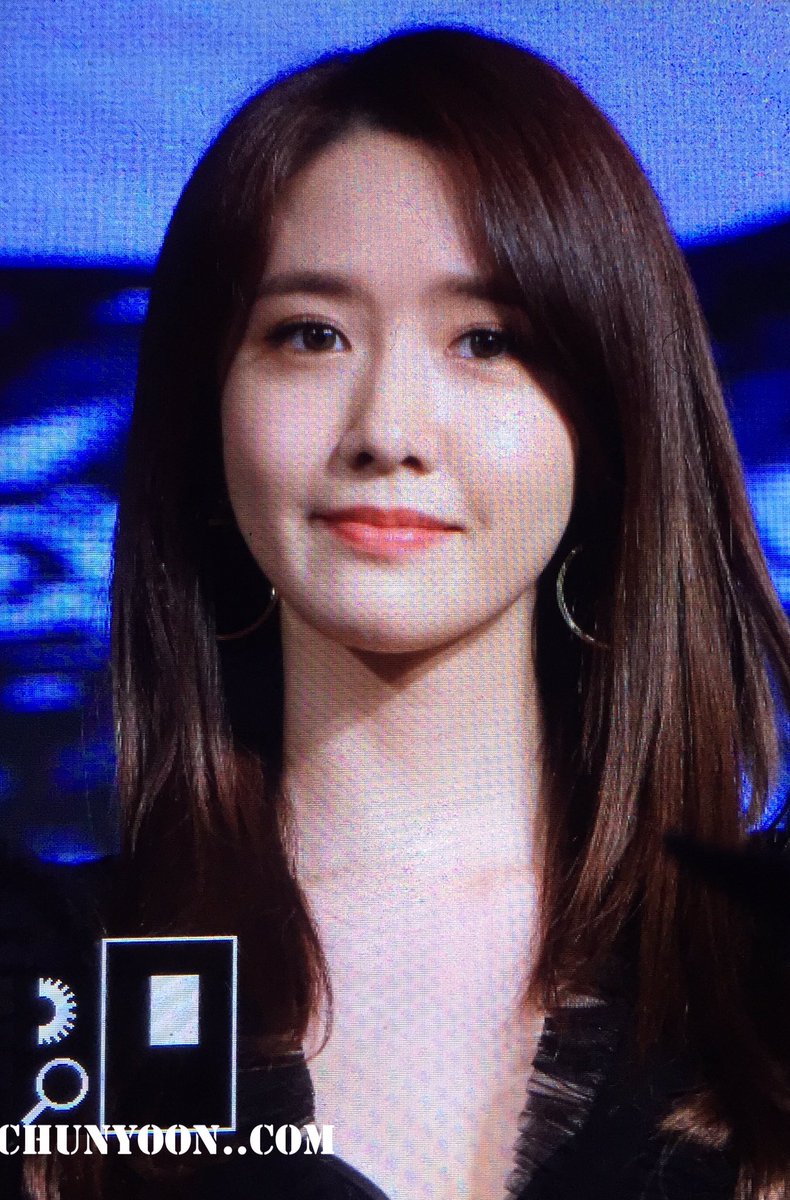 [PIC][12-12-2016]YoonA tham dự "The 31th KOREA BEST DRESSER 2016 SWAN AWARD" vào tối nay CzejsgcVQAAU2eG