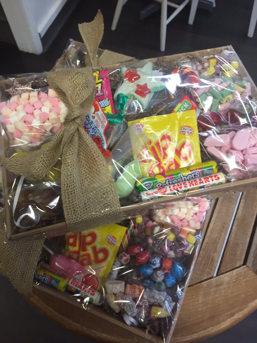 forteys's tweet photo. @Forteys Christmas hampers on their way to Santa🎅🏼😃 #Christmas #forteys #Derbyshire #Melbourne #sweets #happytimes https://t.co/c7wYyVlbmn