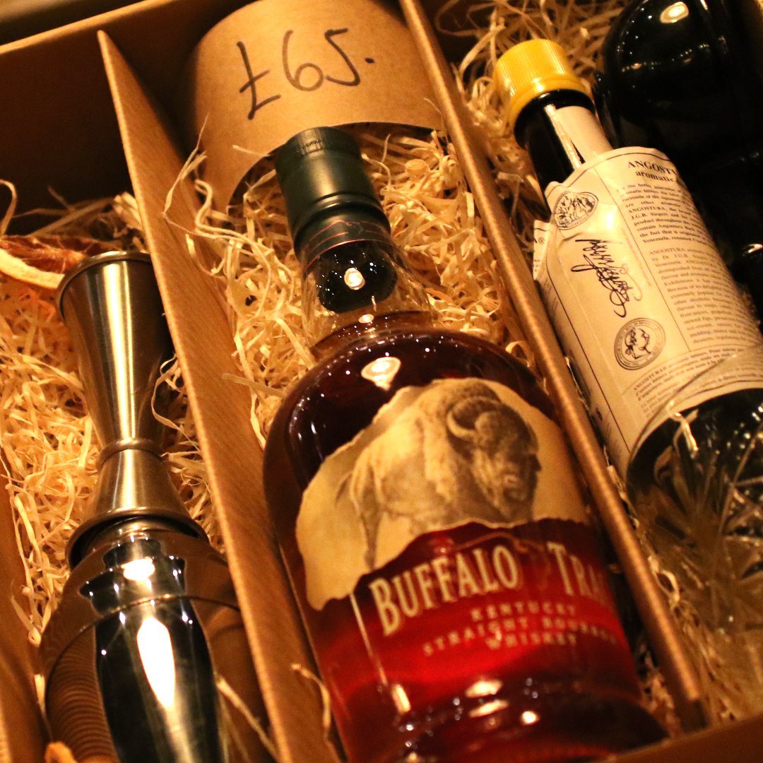 Mixologyevents's tweet photo. Great #Hampers in our #popup #shop this #December why go to #OxfordStreet when we're here on a much calmer #KingslandRoad in #Shoreditch!! https://t.co/YXEY2g83wc
