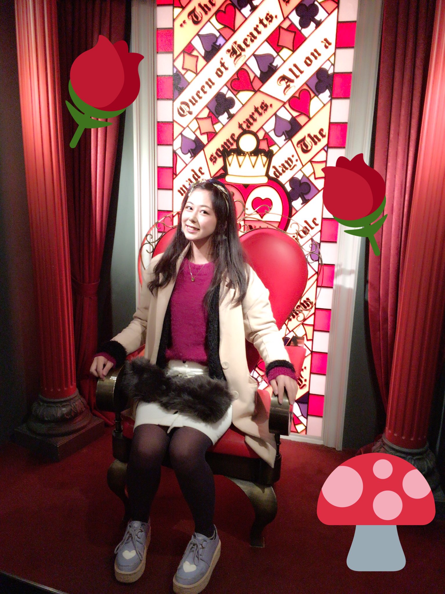 高井舞香 Tokyo 7th Festival In 両国国技館 Ar Twitter あと道中で 水曜日のアリスっていう雑貨屋さんを見つけました 小ぶりの扉から入ると大きな装飾ばかりで なんだかほんとに小さくなったみたいでしたっ 素敵な椅子で記念写真 ハートの女王気分