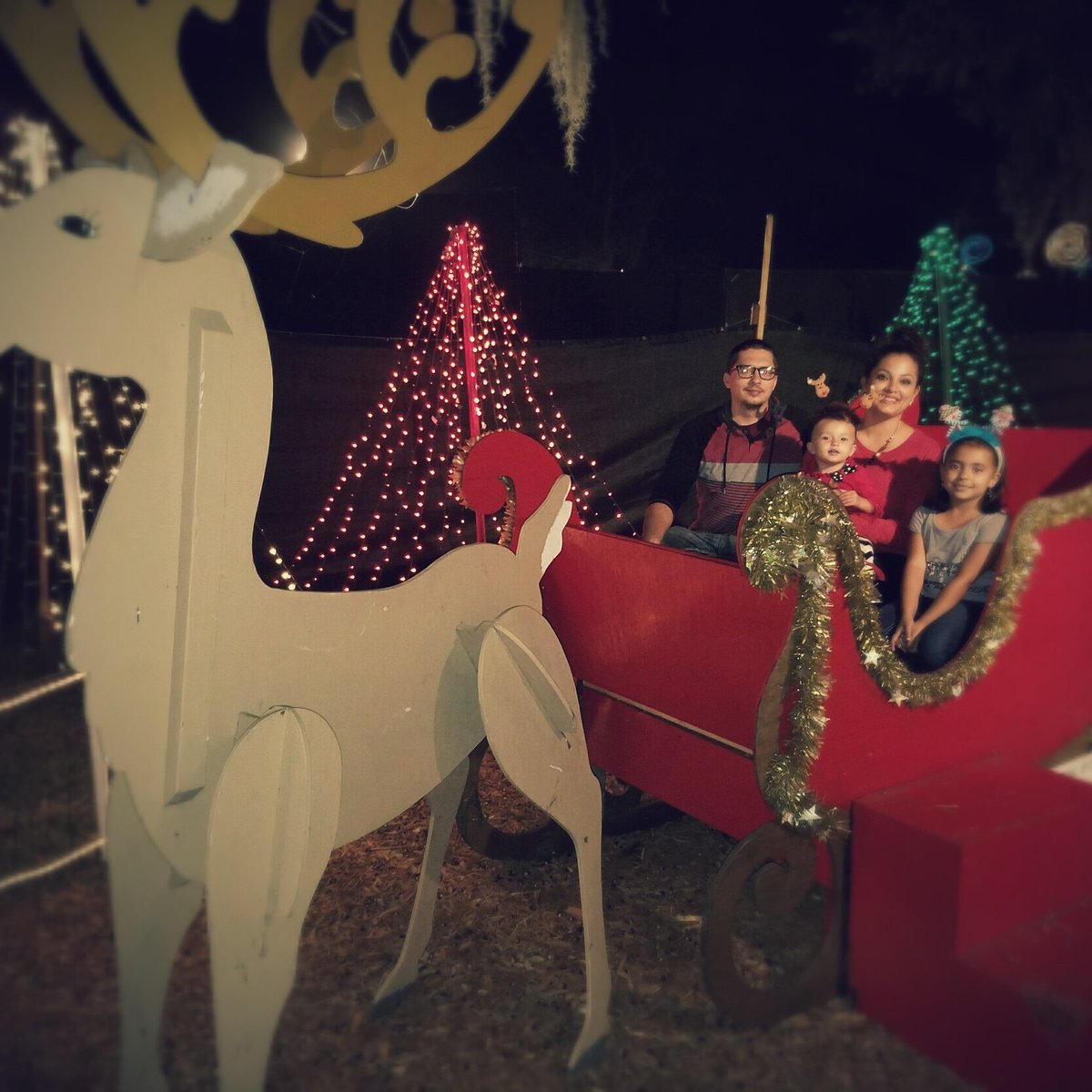 XtinaFiles's tweet photo. Great family time last night!! Love this time of year!🎅🎄 https://t.co/iV5VG3DdgT