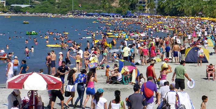 #DistritoEI Se estiman que 600 mil turistas visiten la ciudad durante la temporada goo.gl/clPnyH