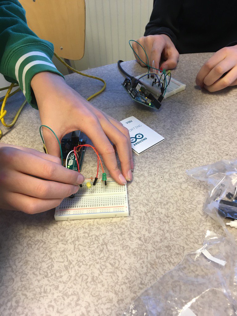 krsun_s's tweet photo. Arduino - bra sätt att lära sig kod. https://t.co/ZOfDPlEFWx