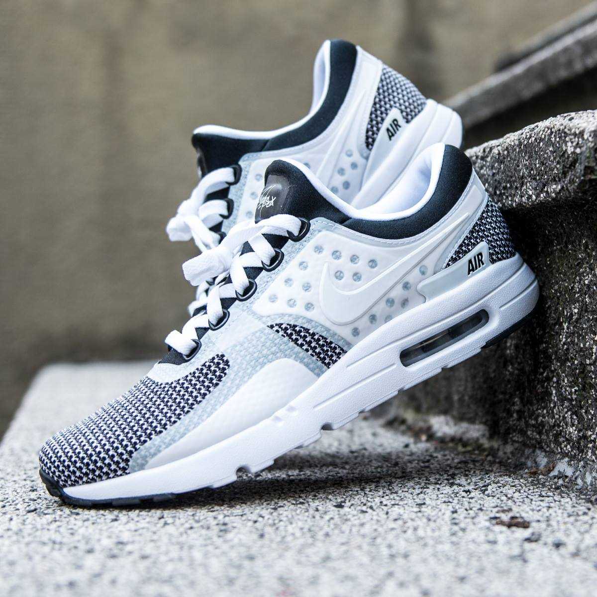 kickz's tweet photo. ๐ NIKE AIR MAX ZERO ๐
Feels like walking on clouds! Get the comfy and stylish sneaker here:
https://t.co/Mk5bxjhBPl
#KICKZcom https://t.co/bEoxGw7OVQ