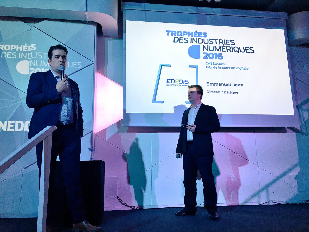 Aurelien_Gohier's tweet photo. @enedis: la "#startup de 39.000 collaborateurs" selon @eje_news, Directeur Délégué - remise du prix de la #startupdigitale @Xee_FR #tnum https://t.co/02mlvKK14B
