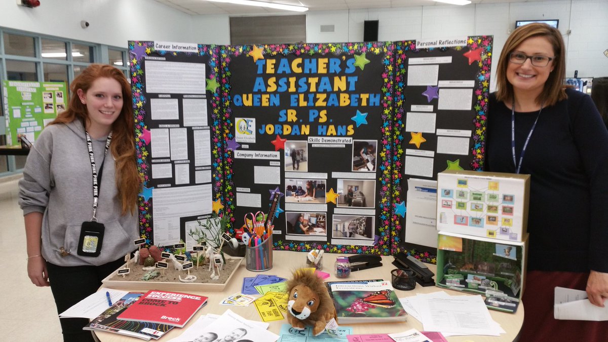 VP4kids's tweet image. @PortCreditSS co-op teacher @5ch00I_teacher helps celebrate the accomplishments of her students at today&apos;s Co-op Career Fair. @PeelSchools