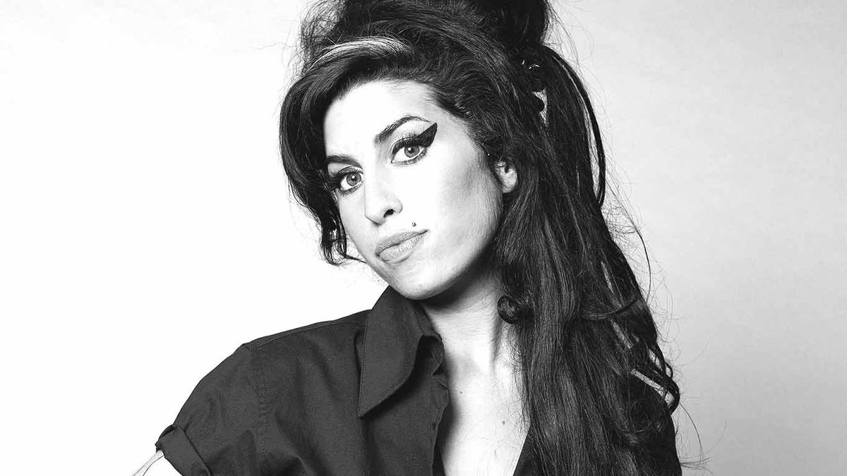 WARPmagazine's tweet photo. ¿@Metallica escribió una canción para Amy Winehouse? #HeavyWARP https://t.co/MBXta8NZAB https://t.co/JMrHhPLKzu