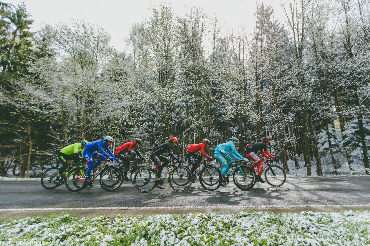 Get through it together. #ColdAirDontCare #iamspecialized @iamspecialized_road | Photo: @Brakethrough_media pbxx.it/KkQahw