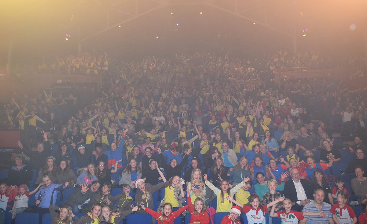 AnvilArts's tweet photo. @GirlguidingHN @GirlguidingSWE having a great time at our #SleepingBeauty sing-a-long last week! https://t.co/RaZXnVhcI4 #penapple #panto https://t.co/HzJGZUZZMh