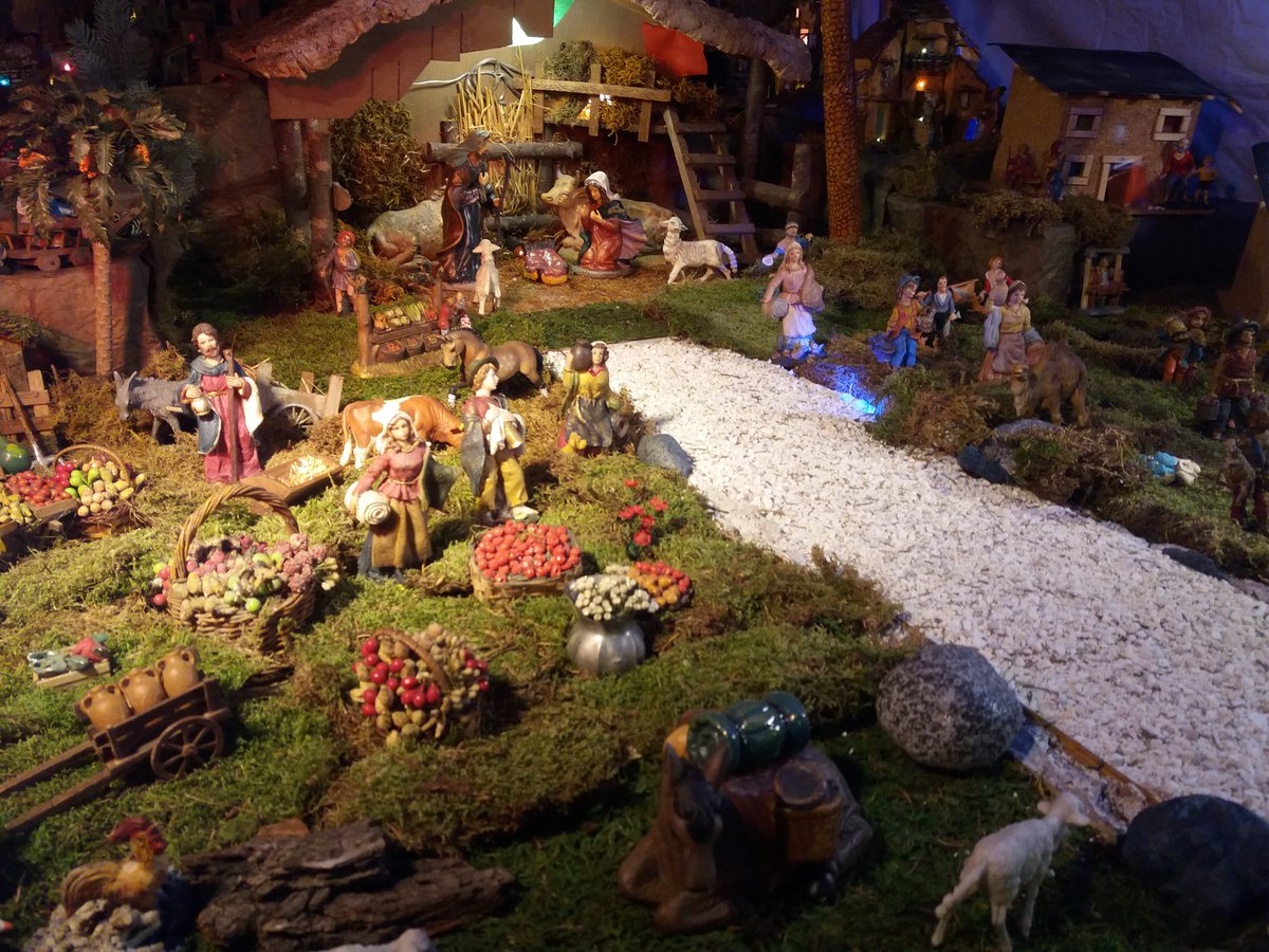 ilariomaiolo's tweet photo. Retweeted don Antonio (@donAntonioRai):
Il #Presepe2016 della cappella di #saxa https://t.co/EEVeQ5cmC3 https://t.co/KYWrvSbcG4