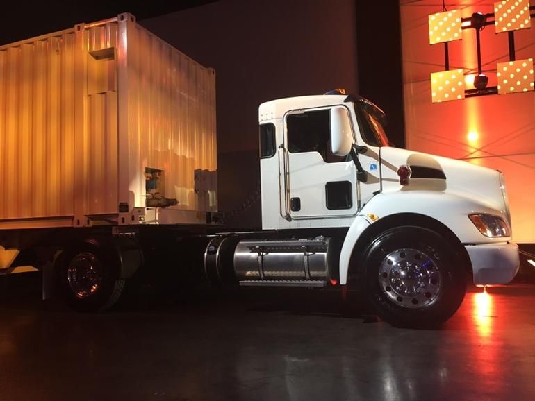 Amazon hopes to get more of your data migrated to the cloud even if it takes an 18-wheeler for the transport!  buff.ly/2gRjKTO