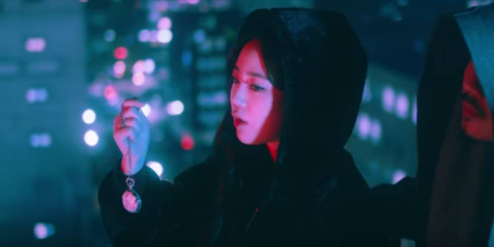 KARD releases debut MV for 'Oh NaNA' with hidden member, Youngji!
allkpop.com/article/2016/1…