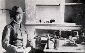 bohndrake's tweet photo. #OTD 1901 – Guglielmo Marconi receives the 1st transatlantic radio signal at Signal in Newfoundland. #techHistory #beforeTexting https://t.co/mwLmnrjTSs