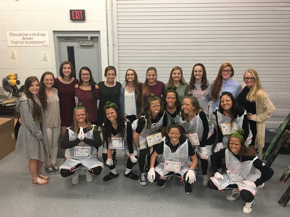 TaylorDorenkott's tweet photo. your local oompa loompas;)) https://t.co/SoDgtxXTvL