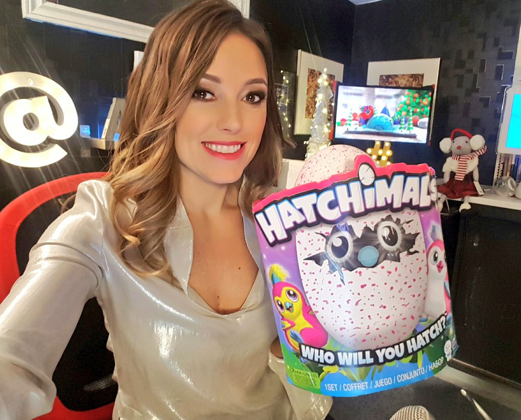 ambermac's tweet photo. LIVE noon ET today #AMHoliday Guide Giveaway w/ prizes thx to @scotiabank @netatmo @TheTileApp @LEGODimensions https://t.co/gay8cDB2YX https://t.co/iQMPA4M8qu