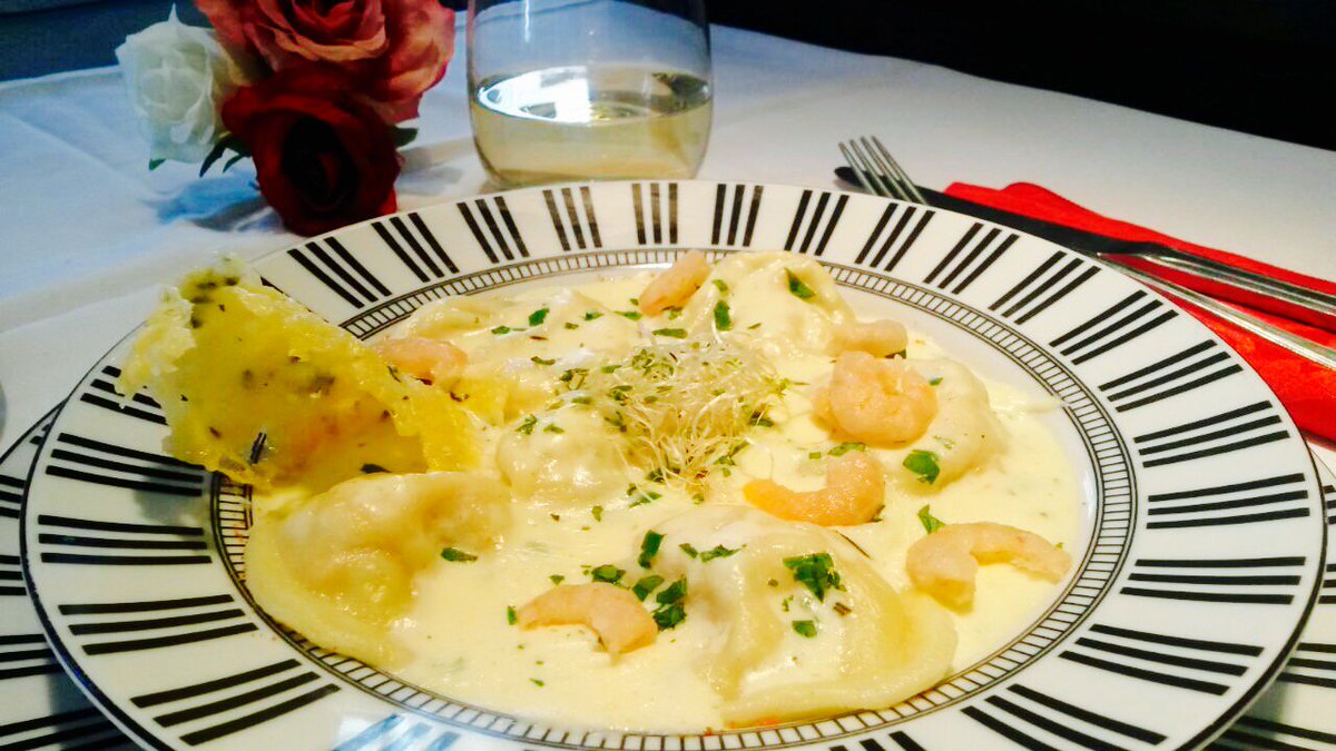 TangoMayoHotel's tweet photo. Buen comienzo de Semana! Te esperamos hasta las 15.30 a degustar nuestro menú ejecutivo 🍴 https://t.co/63kvDFLWqP