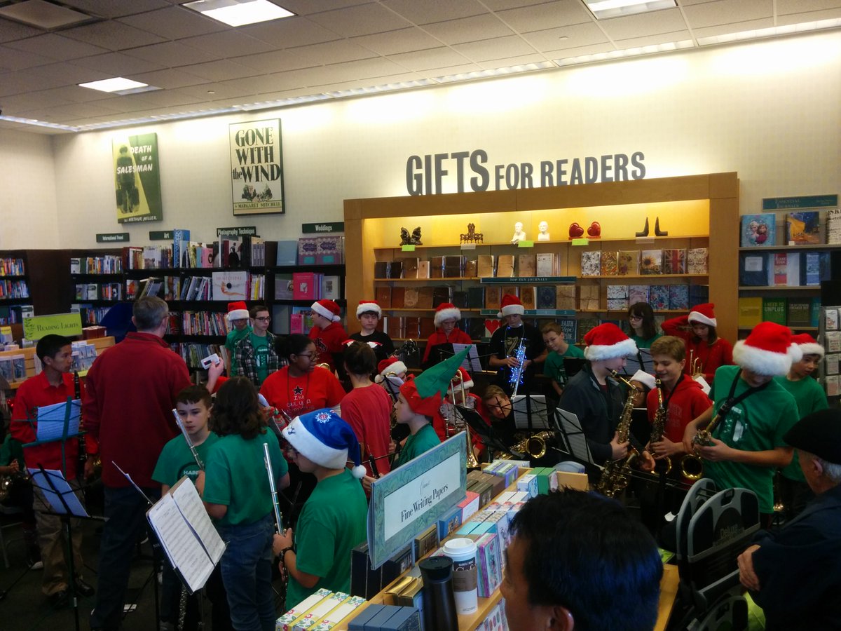 HainesD303's tweet photo. Thank you to all who came out to our 7th Annual Haines Barnes &amp; Noble Holiday Book Fair on Dec 10th! The music and artwork were great! https://t.co/hEGJRCO8j6