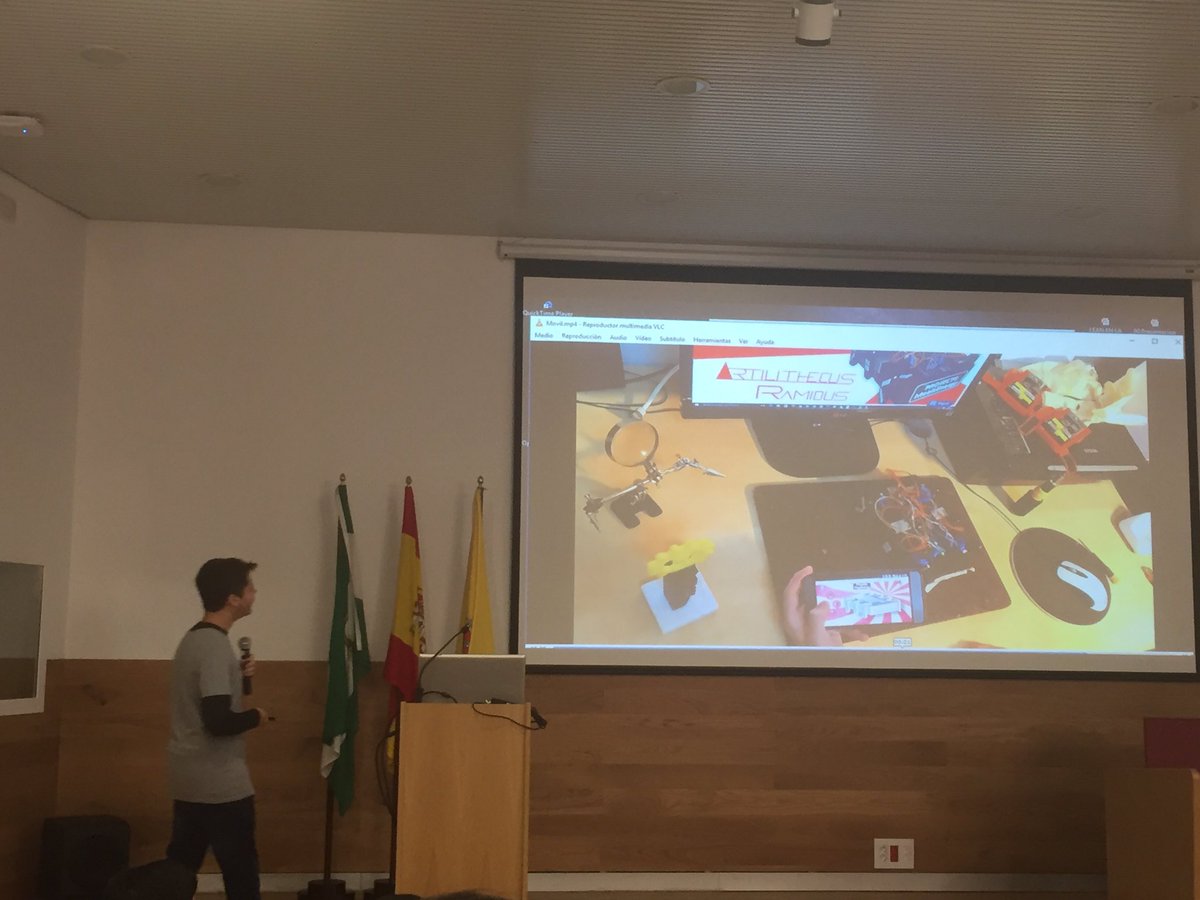 franciscoj_ft's tweet photo. Hay que rendirse a Pablo, con 16 años las cosas que hace 👏🏻👏🏻👏🏻👏🏻👏🏻👏🏻👏🏻......... #ArduinoDayCadiz @fabridigital https://t.co/ibif9ahi2O